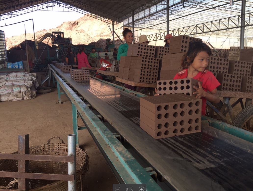 US attempt to recoup Cambodian debt 'cackhanded' former Australian