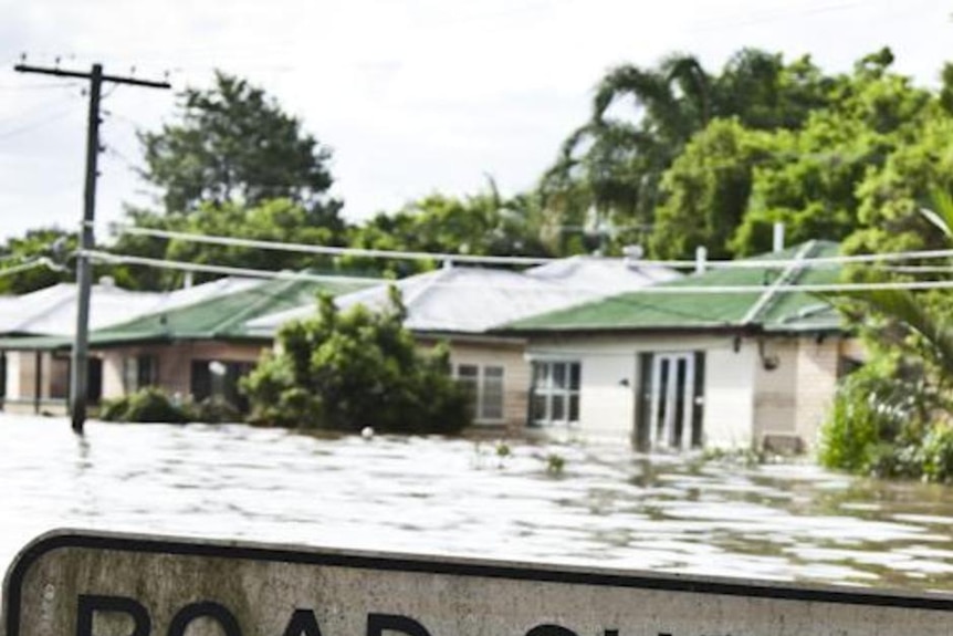 Motorists urged to keep out of floodwaters as heavy rain continues to fall across the Hunter region.