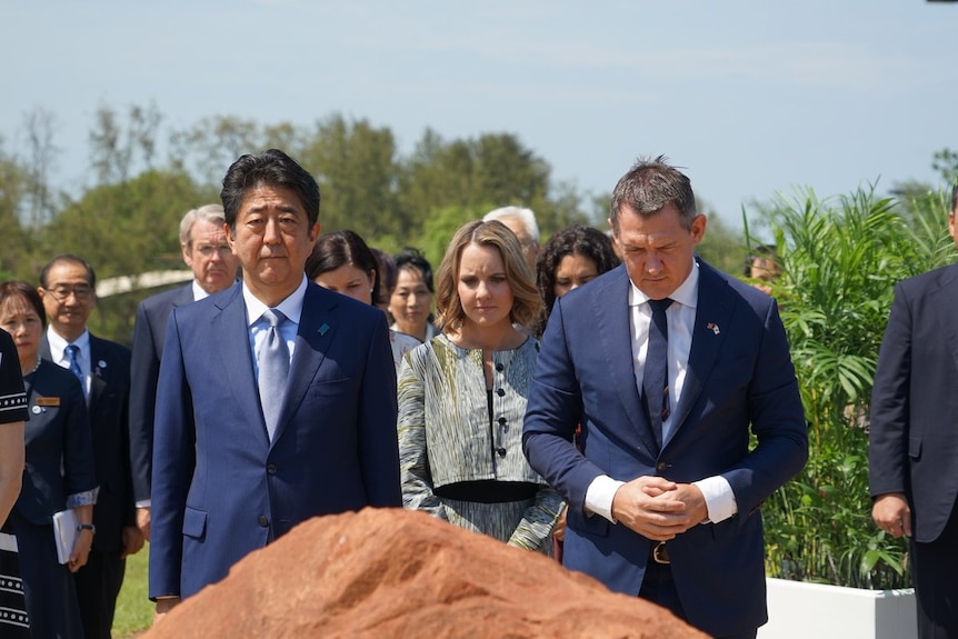Shinzo Abe stands next to Michael Gunner in Darwin.