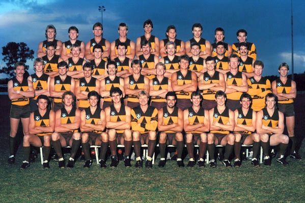 The inaugural team photo for the Brisbane Bears.