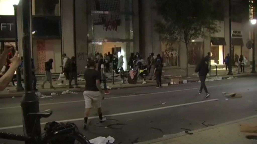 Rioters Looted And Set Fire To Buildings In Philadelphia Abc News