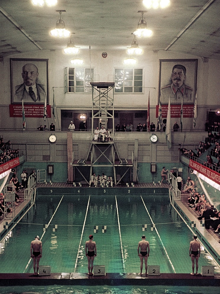 Swimmers compete at a USSR championship in 1952