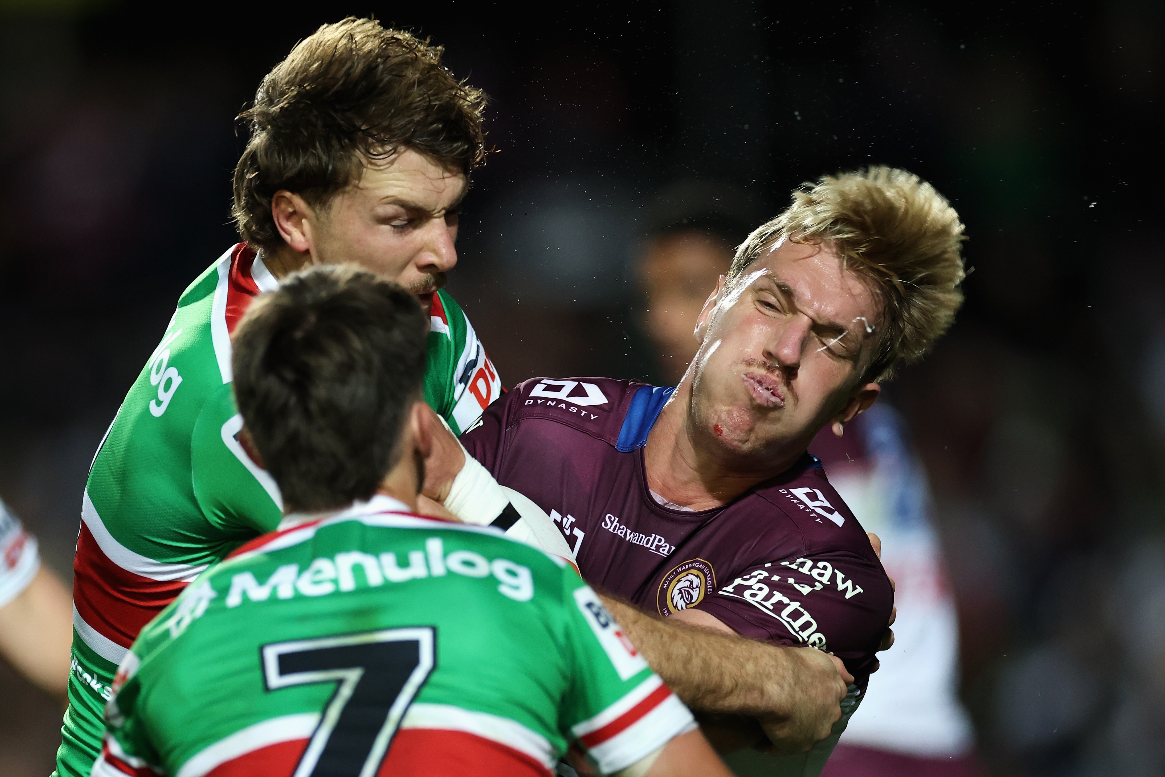 Live: Sea Eagles overcome early sin bin to lead Rabbitohs at Brookvale