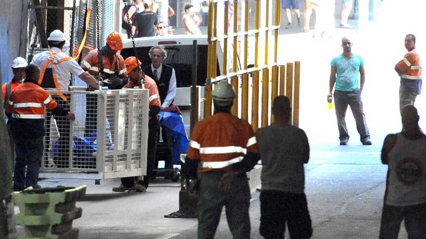 Dead worker removed from Melbourne site