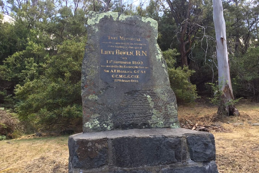 Monument to Lieutenant John Bowen