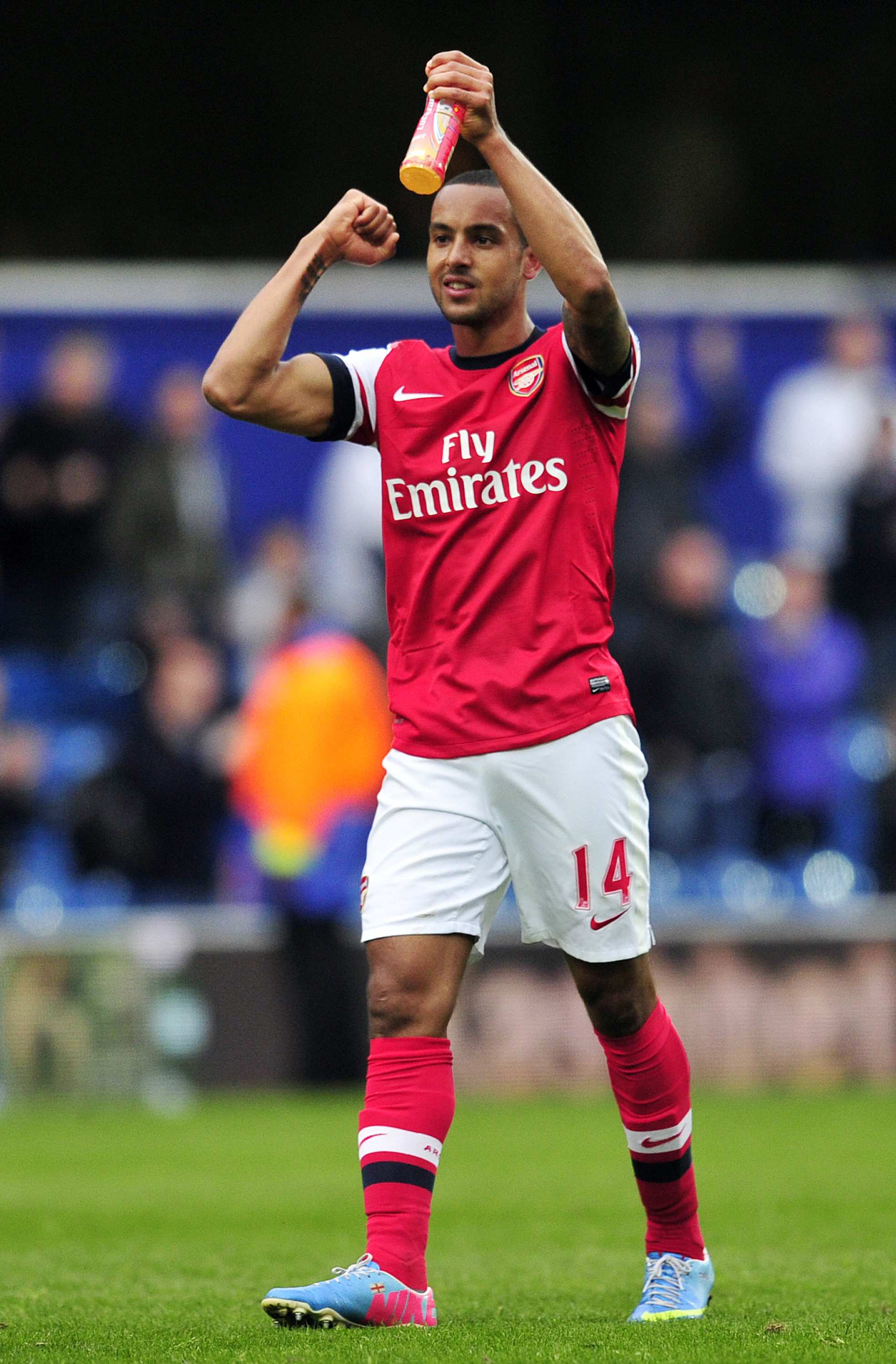 Theo Walcott out of England's World Cup campaign with torn ACL, FA