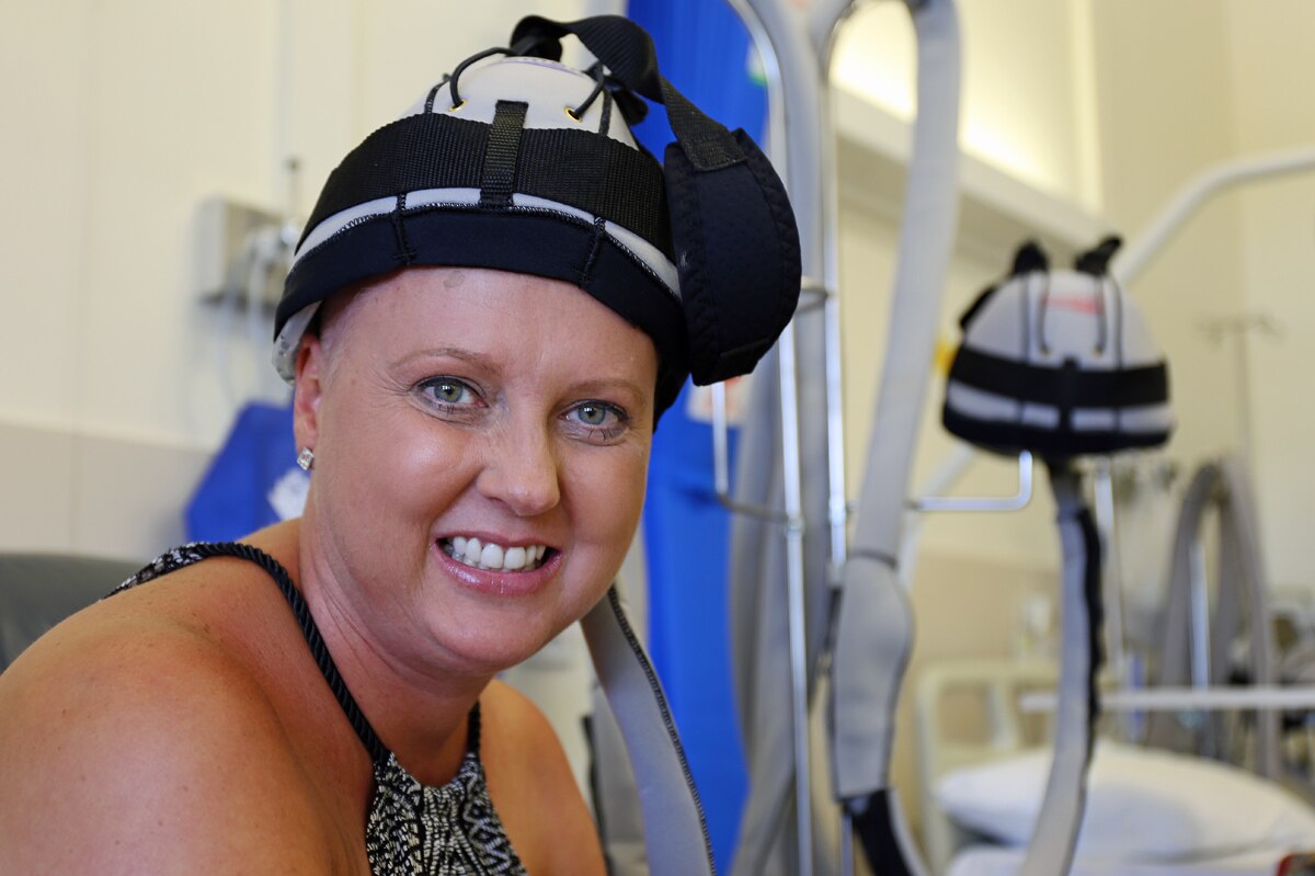 Шлем для волос при химиотерапии. Охлаждающий шлем при химиотерапии. Шлем для волос при химиотерапии. Шлем для химиотерапии. Шлем для волос при химиотерапии.