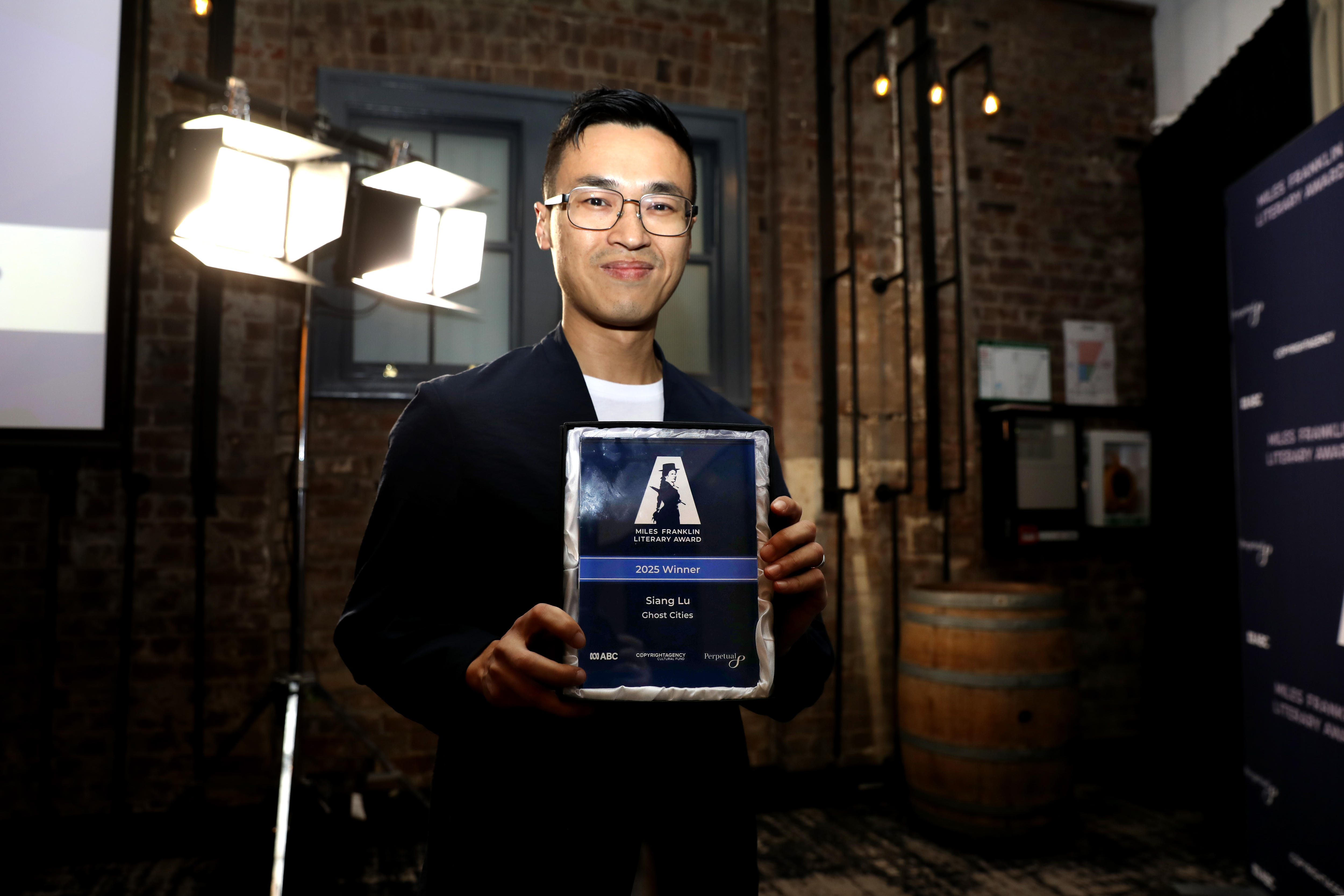 Six years of writing, 200 rejections — how Miles Franklin award-winning writer Siang Lu learned to live with failure