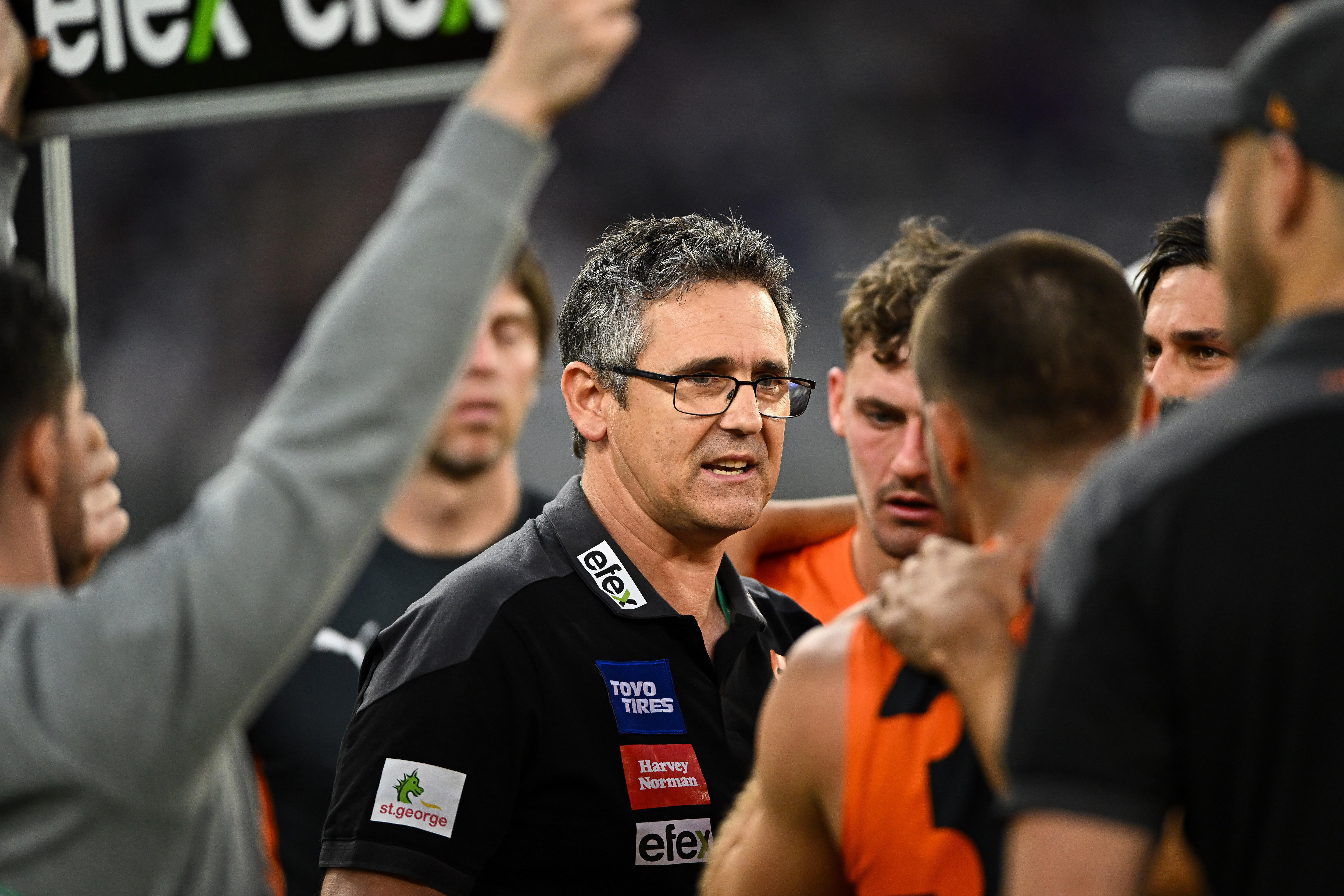 Leon Cameron addresses his players during quarter time