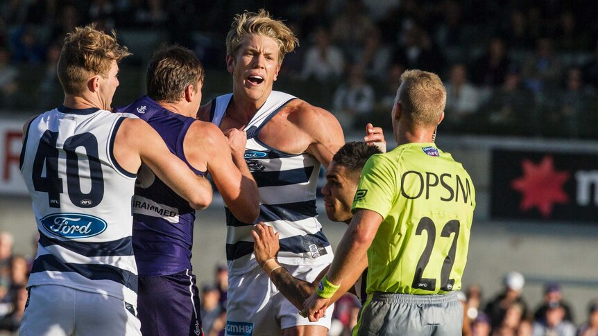 Rhys Stanley argues with ref in feisty Freo battle