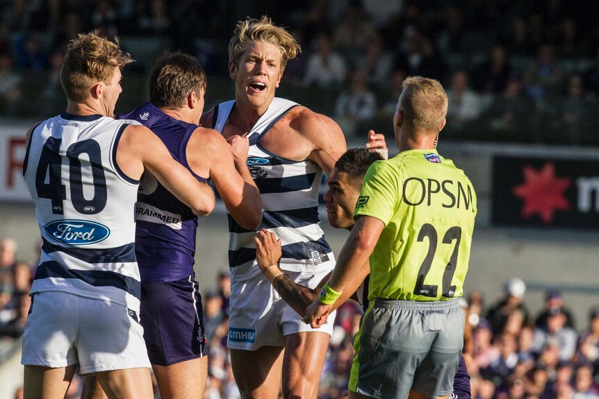 Rhys Stanley argues with ref in feisty Freo battle
