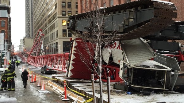 Giant crane falls in New York