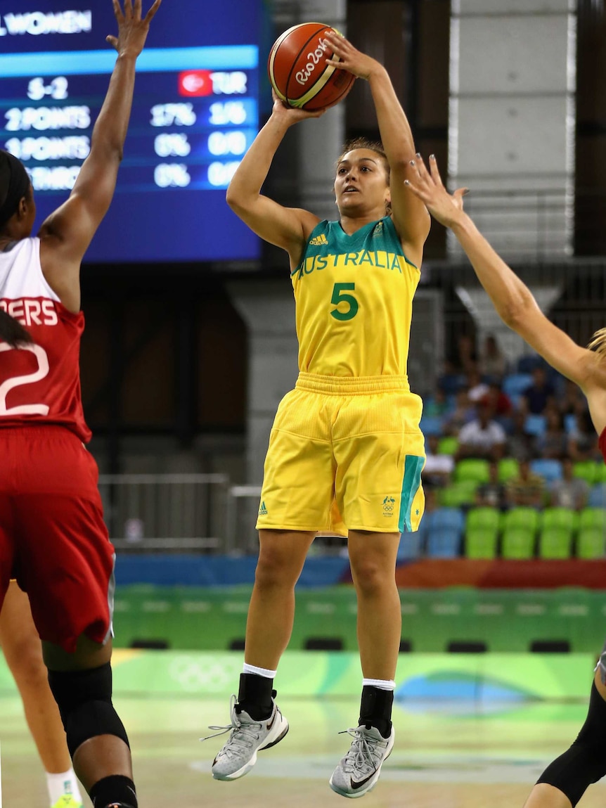 Leilani Mitchell shoots against Turkey on day two of the Rio Olympics