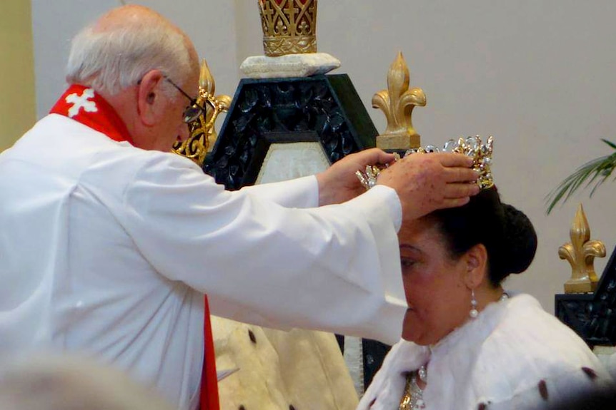 Methodist minister crowns Queen Nanasipau'u