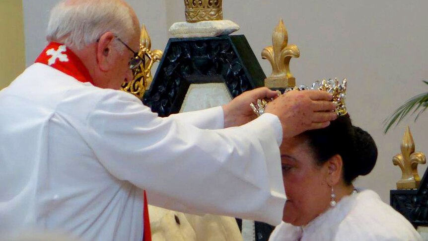 Methodist minister crowns Queen Nanasipau'u