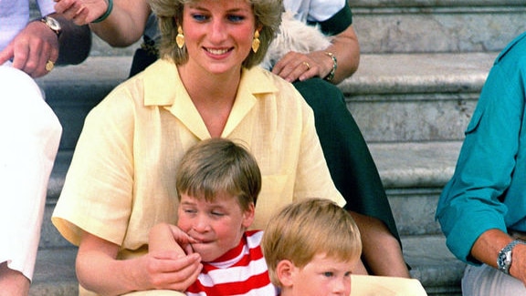 Princess Diana with young Princes William and Harry in 1987