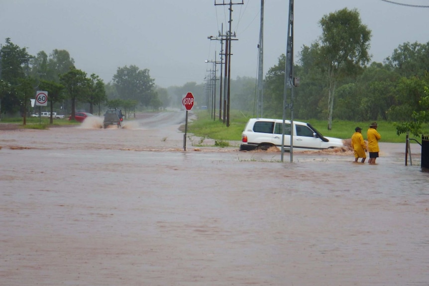 Big wet floods Kununurra roads
