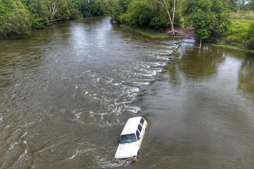 Cahill's Crossing car submerged