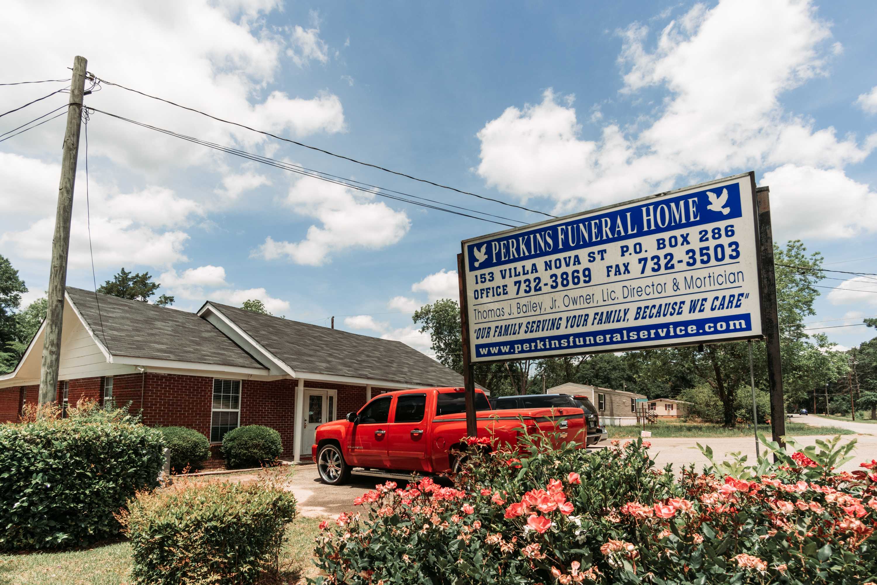 Donald Trump says America's coronavirus curve is flattening but a