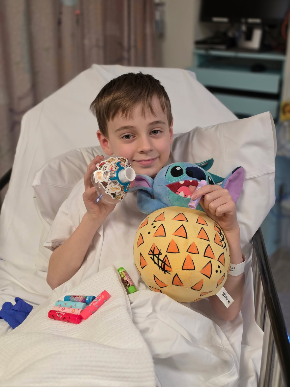 Boy punched in Melbourne CBD was visiting for cancer treatment, uncle says