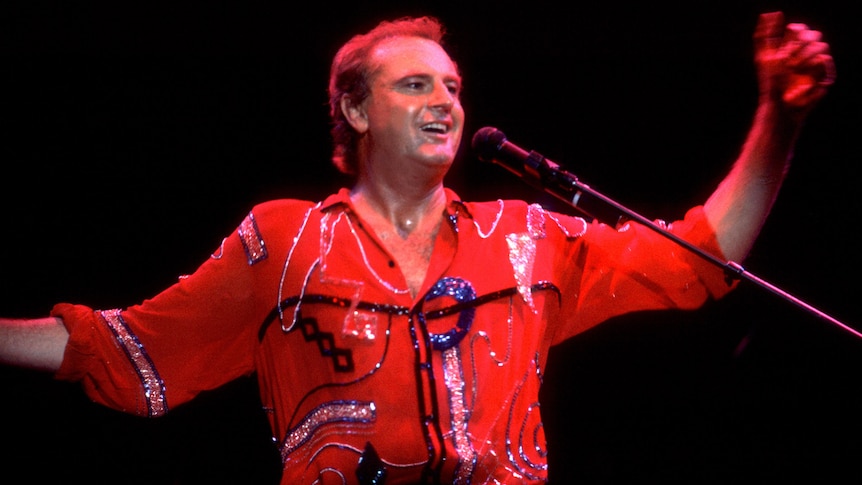 Peter Allen performing  in Chicago in the early 1980s.