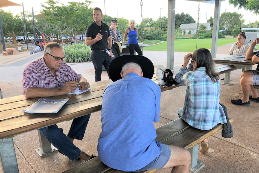 Broome residents meet with Shire of Broome representatives at Town Beach.