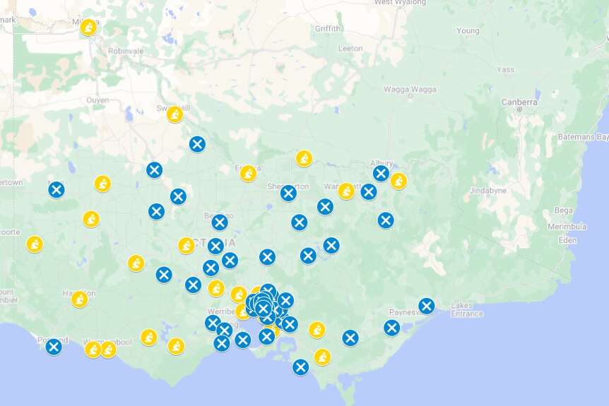 A map of Victoria shows which councils still include the opening prayer (yellow prayer symbol) and which don't (blue x)