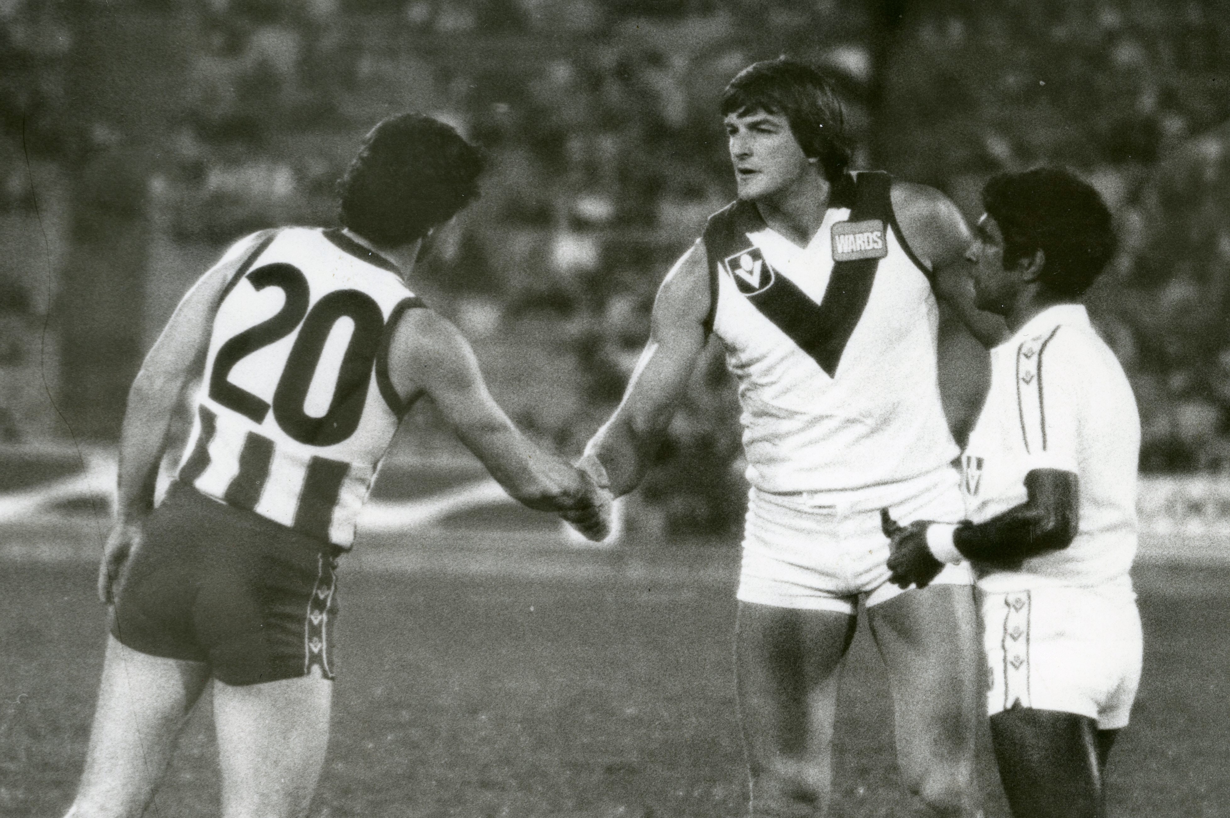 AFL honours first Indigenous umpire Glenn James for Sir Doug Nicholls