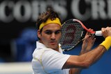 Roger Federer cruises