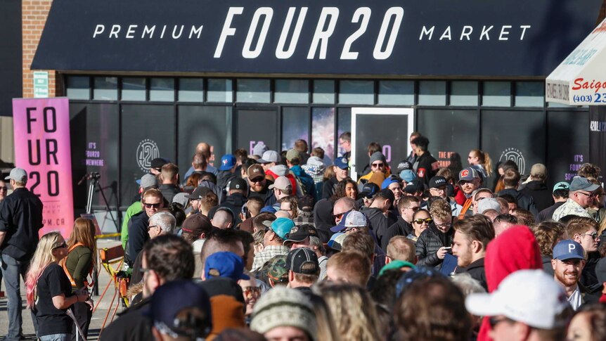 Huge queues for Canadian marijuana store