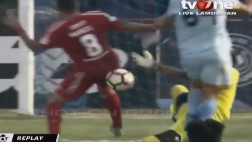 Goalkeeper dies after collision with teammate