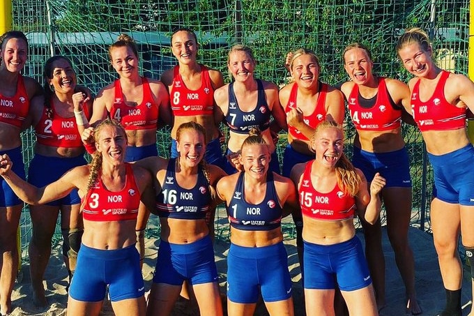 Pink pay fine issued to Norway's beach handball players not wearing bikini bottoms ABC News