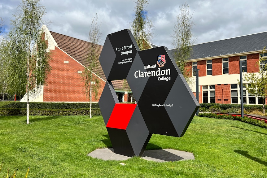 A close up image of the Ballarat Clarendon College's modern sign.