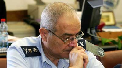 Israeli army: Chief-of-staff General Dan Halutz has quit (file photo).