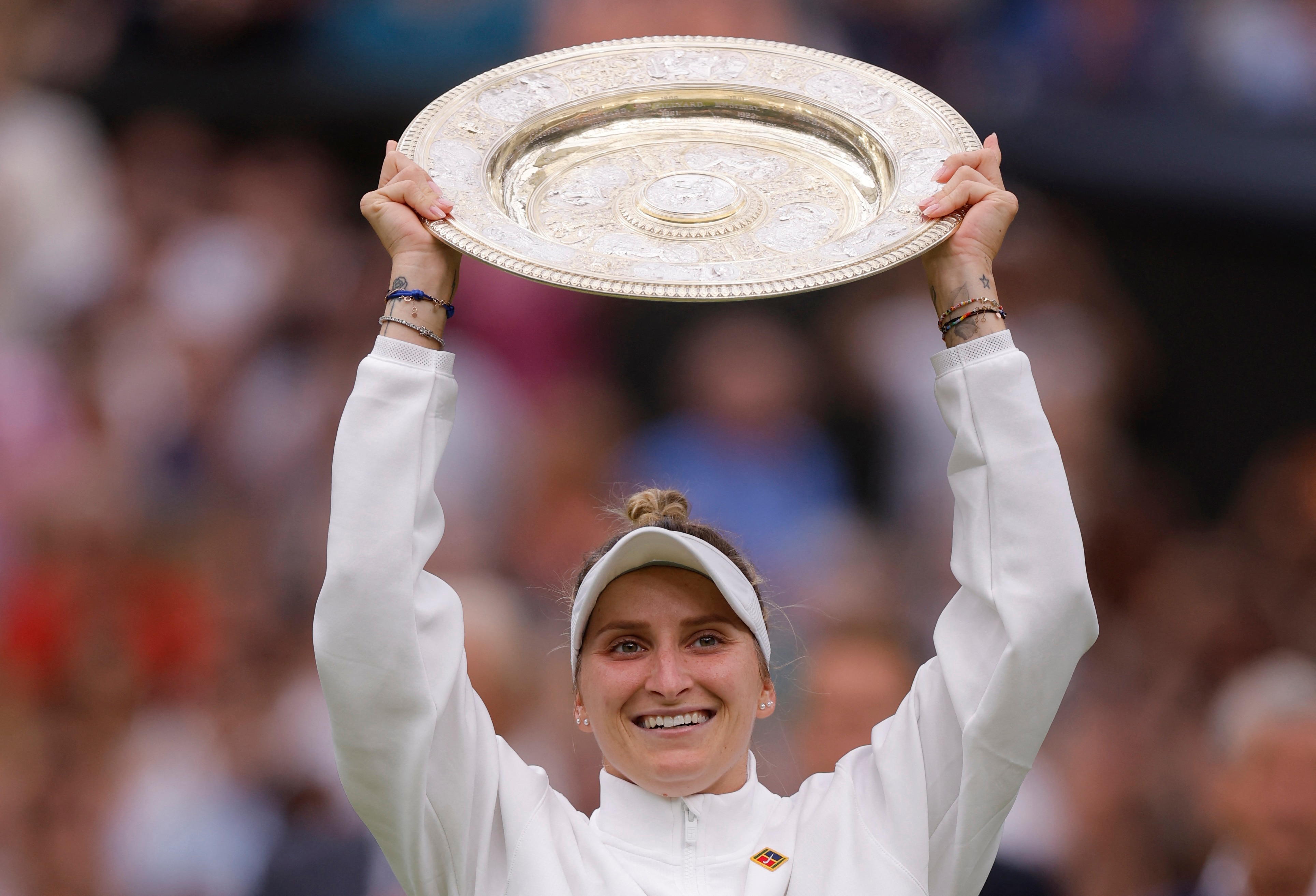 Marketa Vondrousova Wins 2023 Wimbledon Ladies' Singles Final ...