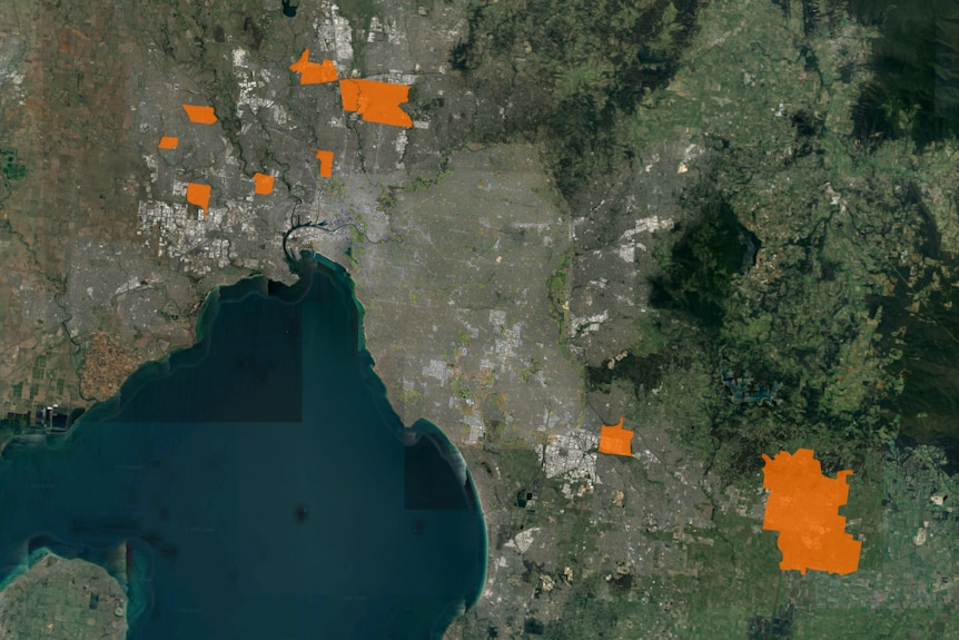 A map showing greater Melbourne with coronavirus hotspots highlighted in orange.