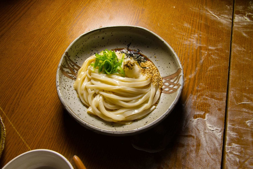 A bowl of Tanimura udon.