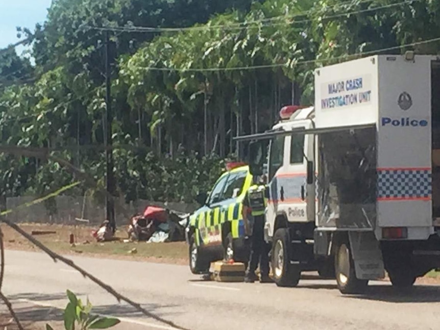 Two die as car hits pole on Lee Point Road, Darwin