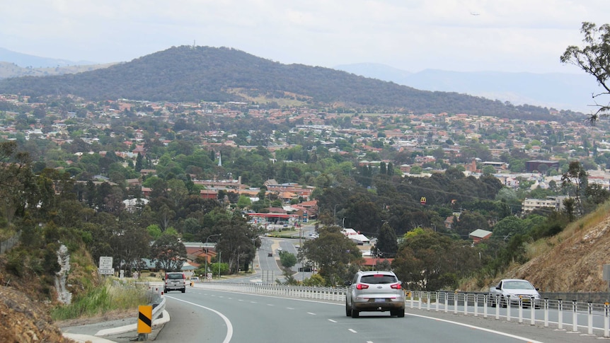 Queanbeyan from the Kings Highway