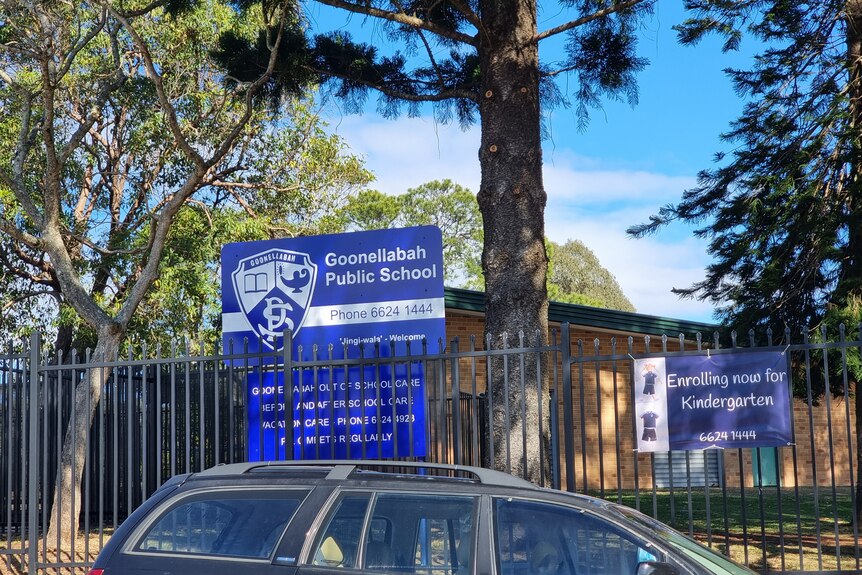 Exterior of signage and fencing at public school in Goonellabah