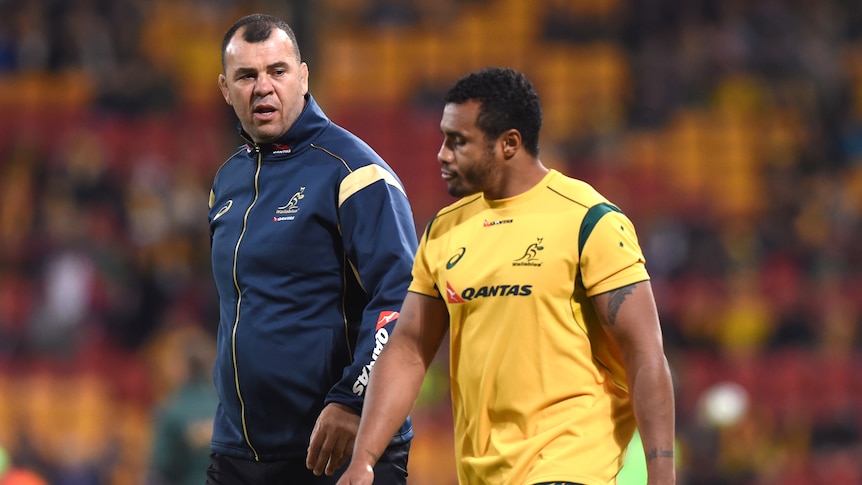 Cheika talks to Genia during Rugby Championship clash