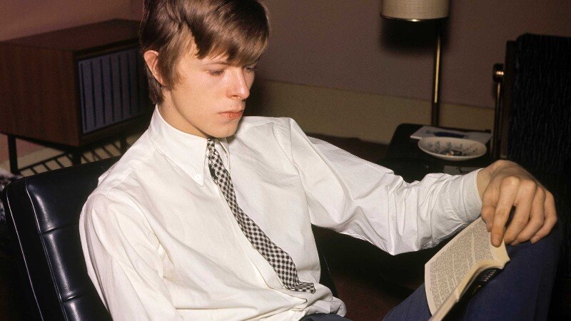 David Bowie reading.