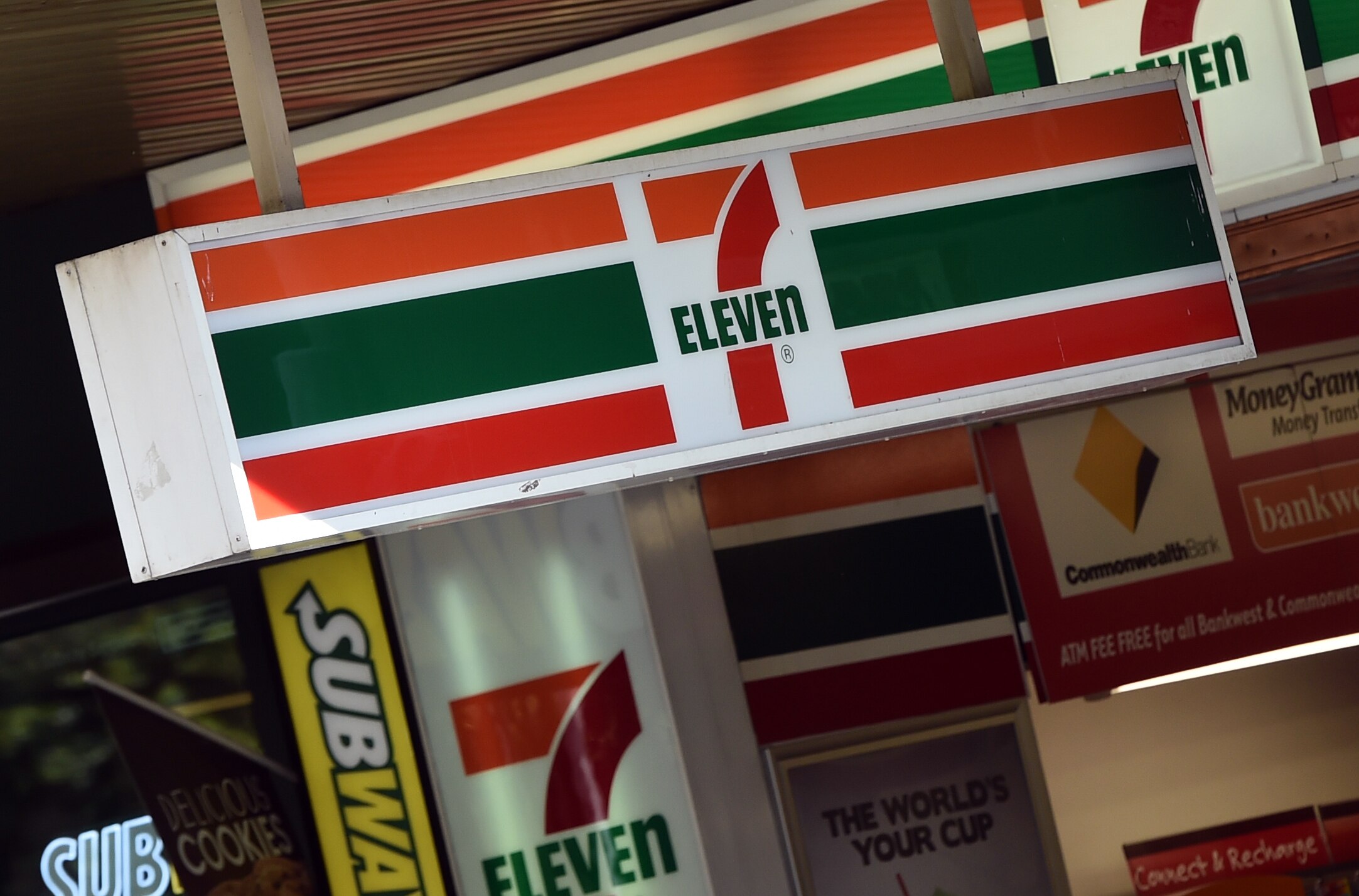 A 7-eleven sign