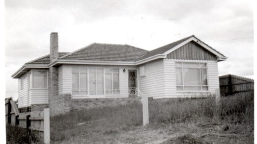 black and white photo of a single storey weatherboard house in Rosanna in the 1950s