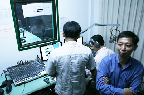 Pa Tieng in the newsroom of Voice of Democracy Radio