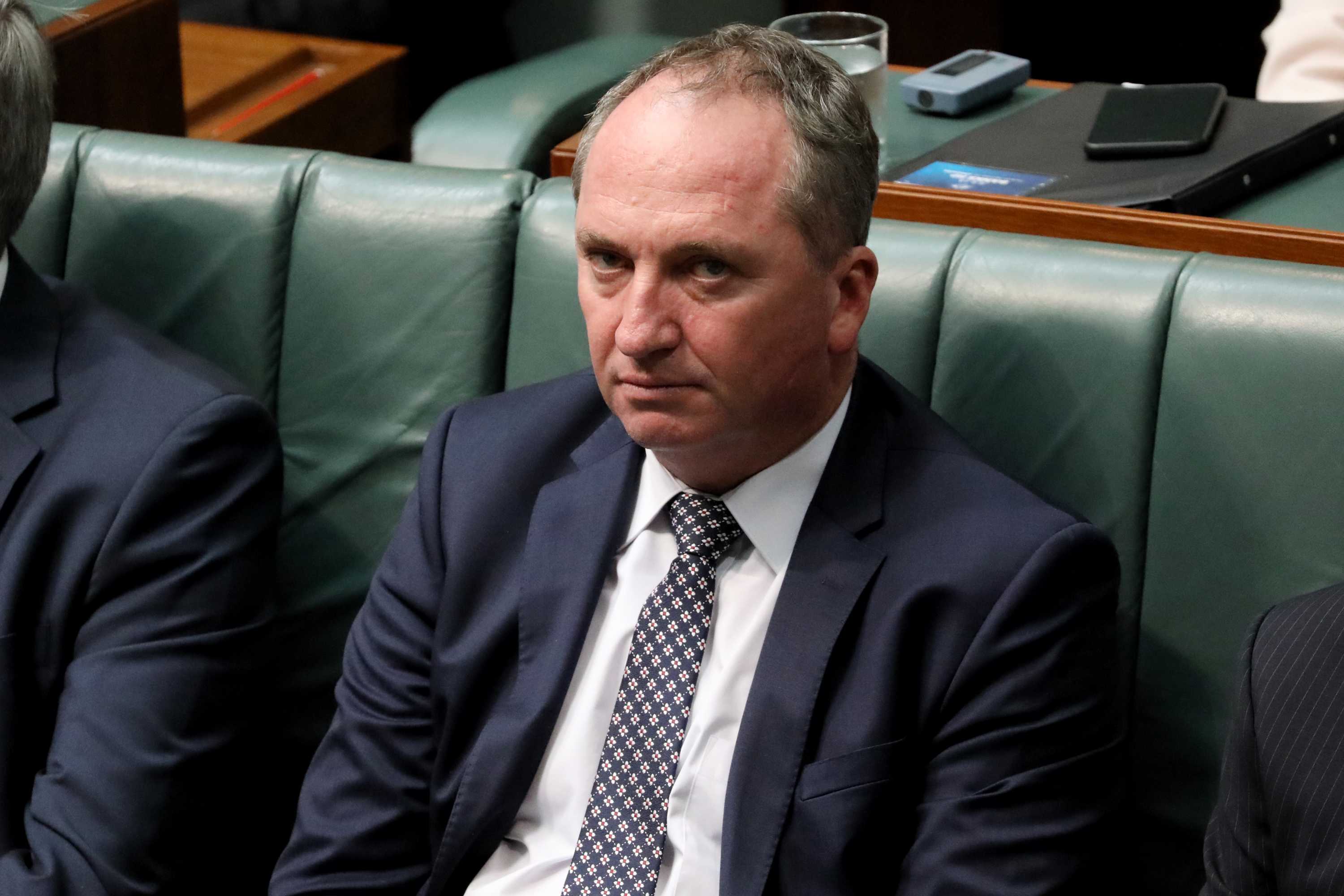 Malcolm Turnbull bans ministers from sex with staffers, but resists calls to ask Barnaby Joyce to resign photo image