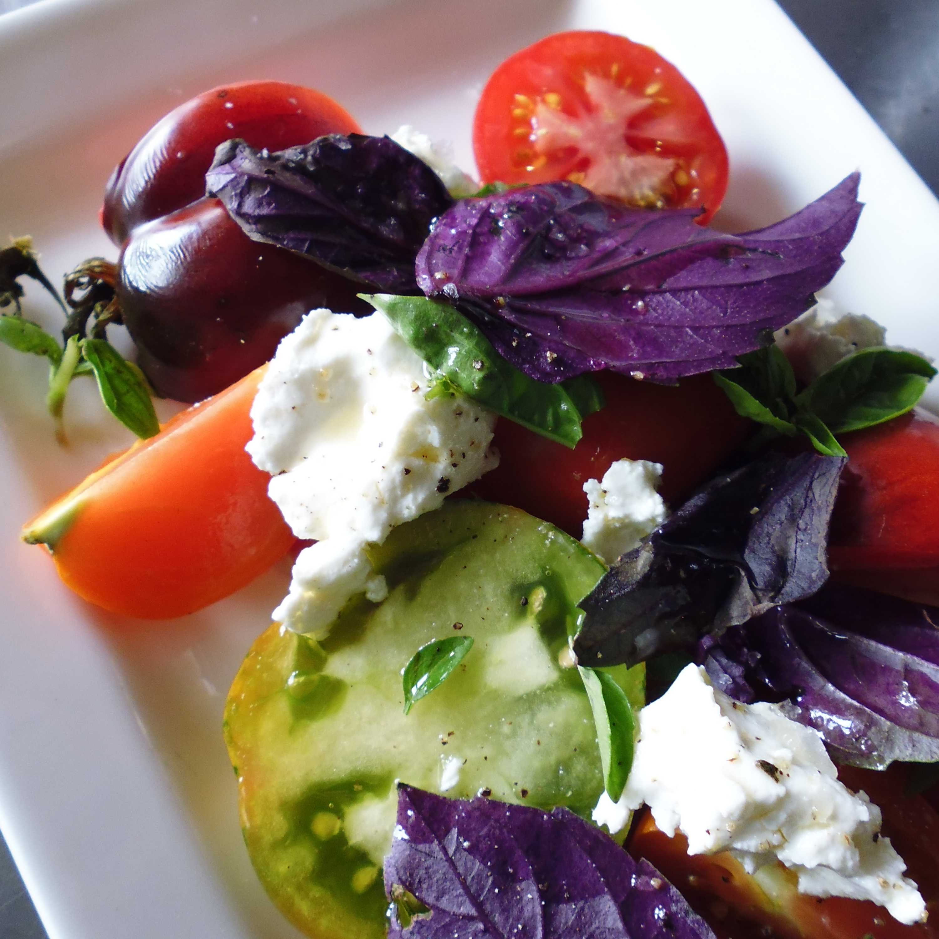 Recipe: Heirloom Tomato Salad - ABC Everyday