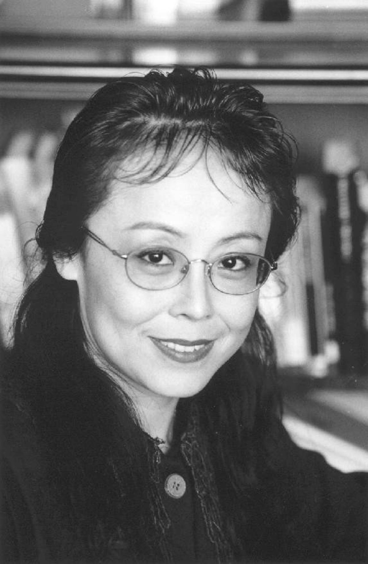 Chinese writer Xinran, and lie specialist Paul Ekman episode artwork