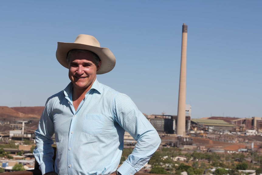 Outdoor shot of Mount Isa MP Robbie Katter, in a long-sleeved shirt and hat