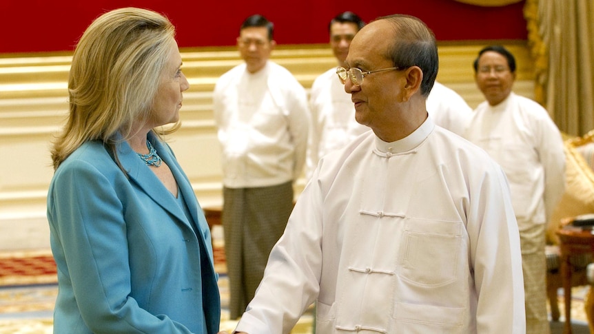 Burma President Thein Sein shakes hands with US Secretary of State Hillary Clinton.